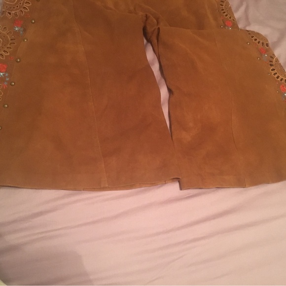 Free People Suede/Crochet Beautiful Daze Flare pants. Size 10 NO FLAWS RARE - Picture 9 of 13